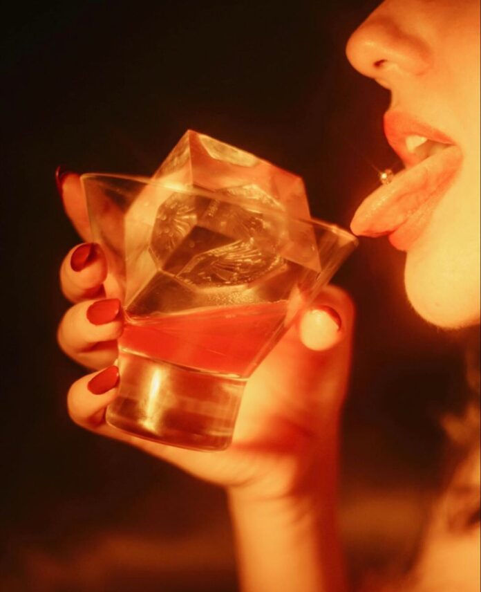 hong-chieu-nguyen-shivan-tinh-1-dem